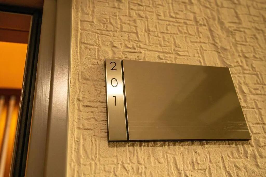 Apartment 浅草禅心居201室 浅草駅徒歩15分 2024年4月ニューオープン 43平米丸貸し切り ダブルベット2台と畳敷き布団2組 家庭式用品設備完備 Tokyo Japan